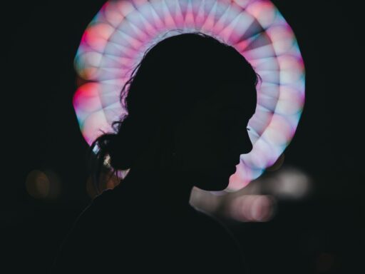 silhueta de uma mulher